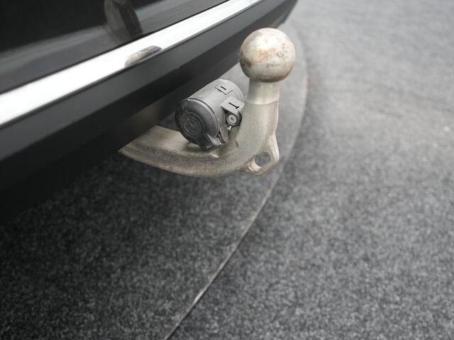 BMW 5-SERIE Touring 530e Luxury Line Plug In Hybrid 294pk Dealer O.H PHEV | Trekhaak Af Fabriek | Panodak | Camera | Lederen Sportstoelen Memory & Verwarmd | Apple Carplay | Cruise Control | Navigatie | Virtual | DAB |