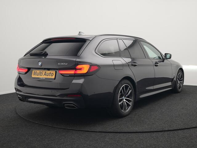 BMW 5-SERIE Touring 530e M Sport Plug In Hybrid 293pk Dealer O.H PHEV | Head Up | 360 Camera | Laser LED | Alcantara Sportstoelen Verwarmd | Blis | Apple Carplay | M Sportstuur | Navigatie | Virtual | DAB |