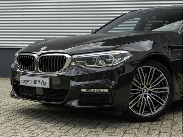 BMW 5-SERIE Touring 540i xDrive M-Sport - Pano - Active Steering - Driving Ass Plus - Head-Up