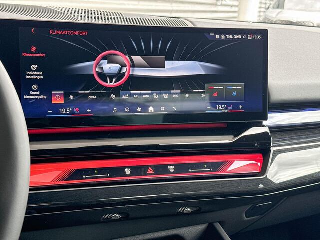 BMW 5-SERIE Sedan 530e M Sportpakket Pro / Innovation Pack / Travel Pack / Comfort Pack / Panoramadak / Trekhaak