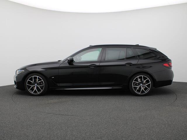 BMW 5-SERIE Touring 520i Business Edition Plus 184PK AUT8 M-Sport, Pano-Schuifdak, Laser-LED Koplampen, Stoelventilatie, Memorystoelen, Navi, Keyless, Achteruitrijcamera, Cruise Controle, Trekhaak, 19" LM Velgen