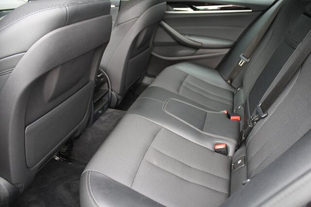 BMW 5-SERIE 520i Executive Edition-Trekhaak-Navi-