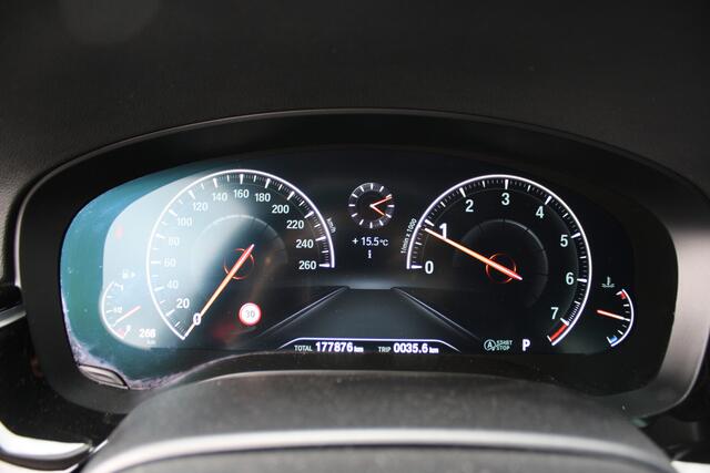 BMW 5-SERIE 520i Executive Edition-Trekhaak-Navi-