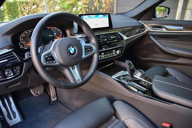 BMW 5-SERIE Touring 540i xDrive High Executive