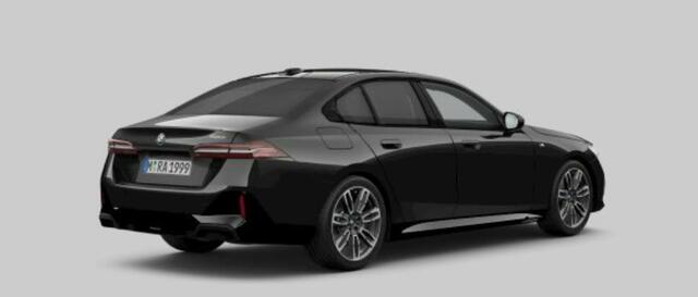 BMW 5-SERIE 520i M Sport - Panoramadak - Stoelverwarming/ventilatie voorstoelen - Head up - Parking/Driving Assistant - Active Guard - Comfort Access - Stuurwielrandverwarming - Comfort Pack -