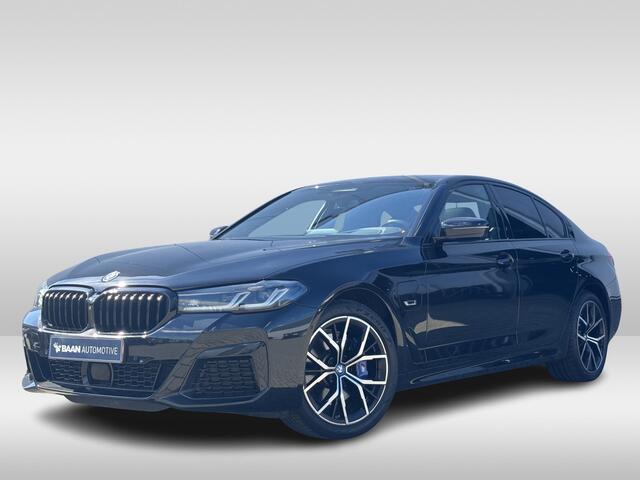 BMW 5-SERIE 530e xDrive M-Sport Pro | M-stoelen | Harman/Kardon | Schuifdak | Adaptive |