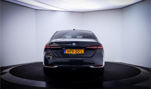 BMW 5-SERIE 550e xDrive FULL.LED | KEYLESS | DODEHOEK | CARPLAY | HEAD-UP | ADAPTIEVE.CRUISE | LANE.ASS| ELEK.TREKHAAK