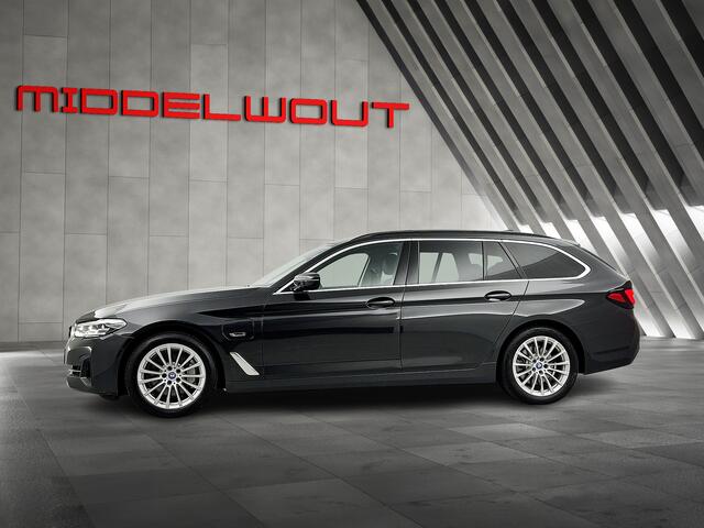 BMW 5-SERIE Touring 530e M-sport High Exe/Pano-dak/Adapt.Cruise/EL.Trekhaak