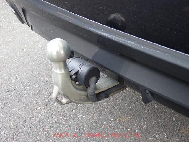 BMW 5-SERIE Touring 520i LCI M-PAKKET SHADOWLINE PANODAK/COMFORTLEER/TREKHAAK