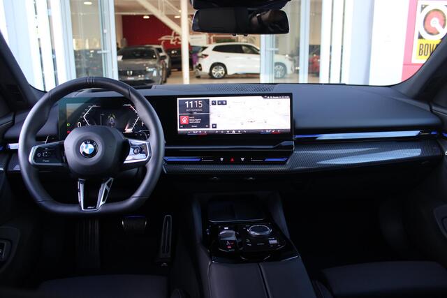 BMW 5-SERIE Touring 520i | M-SPORT INTERIEUR / EXTERIEUR | MULTIFUNCTIONELE SPORTSTOELEN, VOLLEDIG ELEKTRISCH MET GEHEUGEN | VOORSTOELEN VERWARMD / GEVENTILEERD | ACHTERBANK VERWARMD | HALF LEDER / HALF ALCANTARA BEKLEDING | GLAZEN PANORAMA DAK | HARMAN KARDON PREMIU