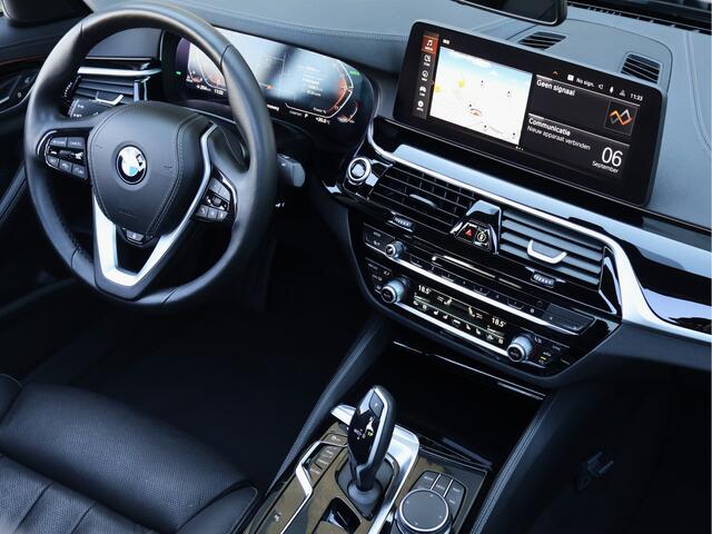 BMW 5-SERIE 520d Business Edition Plus | ACC | 4 wiel sturing | Pano | HUD |
