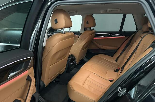 BMW 5-SERIE Touring 530e Luxury Line NAVI/LEER/LASER LED/TREKH./18"LMV!