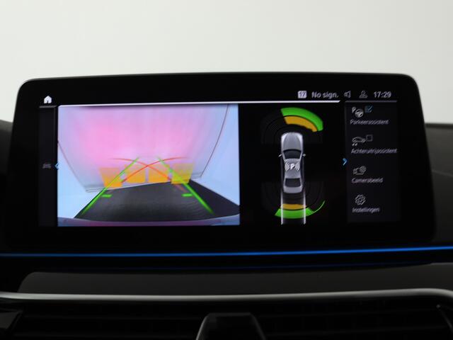 BMW 5-SERIE 530e Business Edition Plus | M Sport | Panoramadak | Camera | Live Cockpit | Nederlandse Auto | NAP |