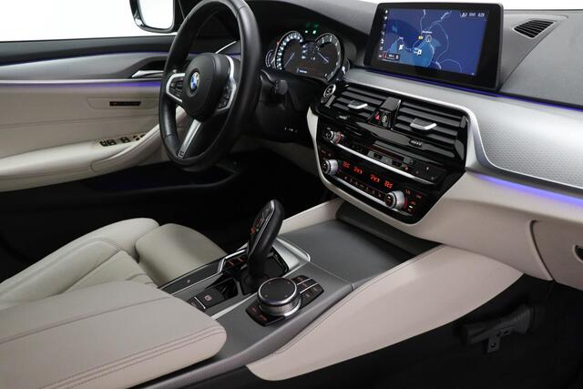BMW 5-SERIE Touring 520i M-Sport High Executive | COMFORT- PACK | LEDER | STOELVERWARMING