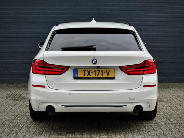 BMW 5-SERIE Touring 520i High Executive SPORTLINE / TEKHAAK / AUTOMAAT