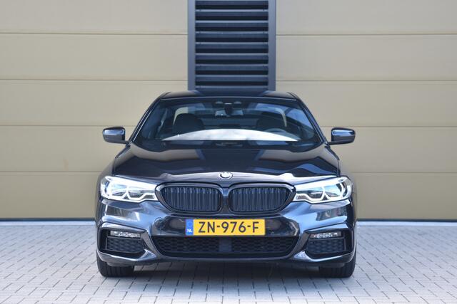 BMW 5-SERIE 540i xDrive High Executive * Comfortstoelen * M-Sportpakket * 1e Eigenaar * Dealeronderhouden *