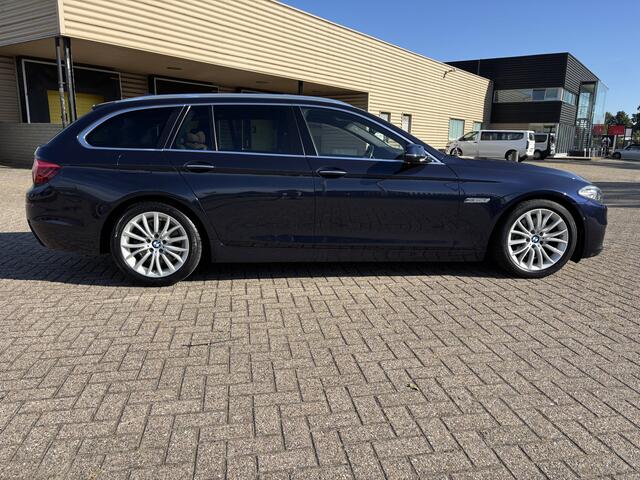 BMW 5-SERIE Touring 520i Luxury Edition automaat [ Full option, NL-auto, 1e eig, dealer oh ]