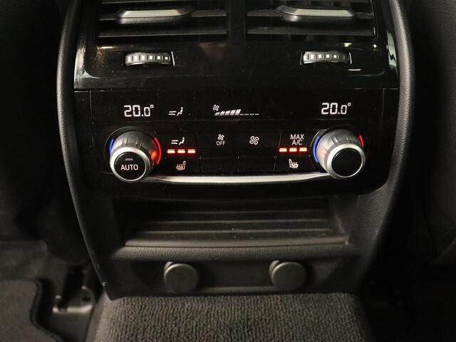 BMW 5-SERIE 530i M Sport | Panoramadak | Head-Up | Leder | Stoelverwarming | Sfeerverlichting | Navigatie | Full LED | Parkeerhulp | Sportstoelen