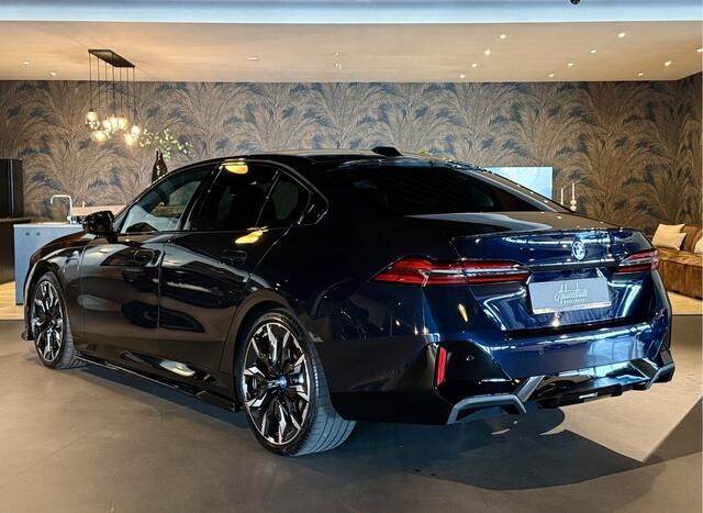 BMW 5-SERIE 530e I M-pakket I 21" INDIVIDUAL I Pano I Carbon