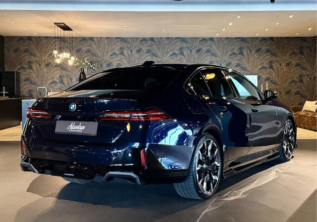 BMW 5-SERIE 530e I M-pakket I 21" INDIVIDUAL I Pano I Carbon