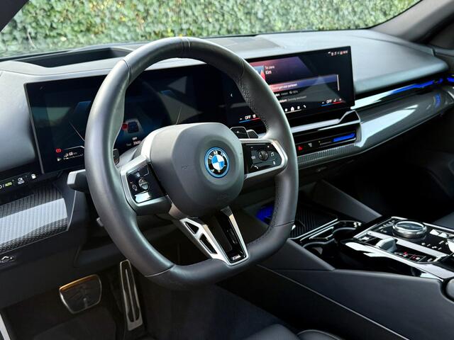 BMW 5-SERIE 530e I M-pakket I 21" INDIVIDUAL I Pano I Carbon