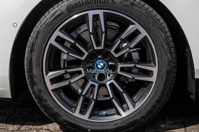 BMW 5-SERIE Touring 530e xDrive M-SPORT ** LED, NAVI+, LEDER, 19-inch LMV, ALARM, M-ONDERSTEL ** 1e EIG - UNFALLFREI ** ** INFORMEER OOK NAAR ONZE AANTREKKELIJKE FINANCIAL-LEASE TARIEVEN **