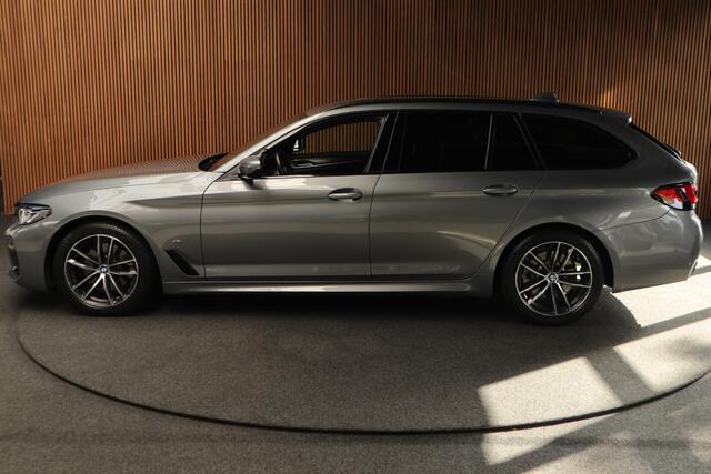 BMW 5-SERIE Touring 520i M Sport Edition Plus Sensatec HEAD-UP - Driving Assistant Professionel - Adaptief Cruise