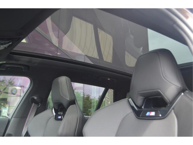 BMW 5-SERIE Touring 530e Automaat / Panoramadak / Trekhaak / Bowers & Wilkins / M Multifunctionele Stoelen / Adaptieve LED / Stoelventilatie / Parking Assistant Plus