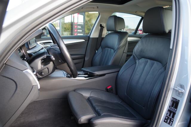 BMW 5-SERIE 540i 340 PK xDrive High Executive, Trekhaak, Schuif-Kanteldak, Adap. Cruise Control, Memory