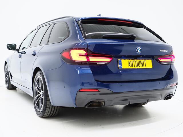 BMW 5-SERIE Touring 520e M-Sport Shadow | Panoramadak | Harman/Kardon | 360 | Keyless | Head Up | Trekhaak