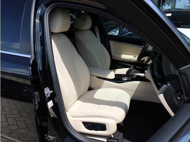 BMW 5-SERIE 530e High Executive I Leder I Keyless I Dodehoekdetectie