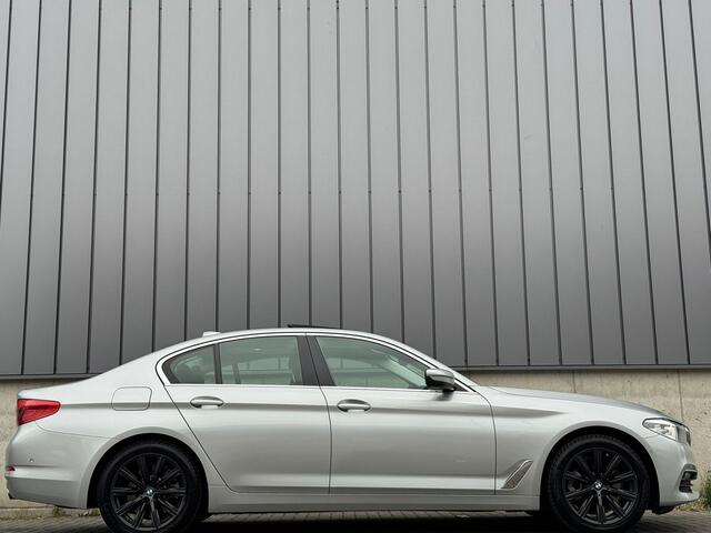 BMW 5-SERIE 520i 184PK Automaat Exe. Pano/schuifdak Camera Stoelverwarming