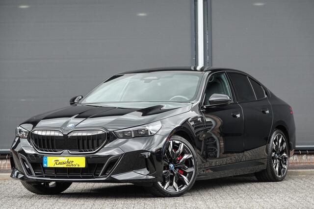 BMW 5-SERIE 550e 490Pk Aut. | Plug in Hybride | X-Drive | Shadowline | M-Sport | Head Up Display | Bowers en Wilkins Sound | Panoramadak | 21''