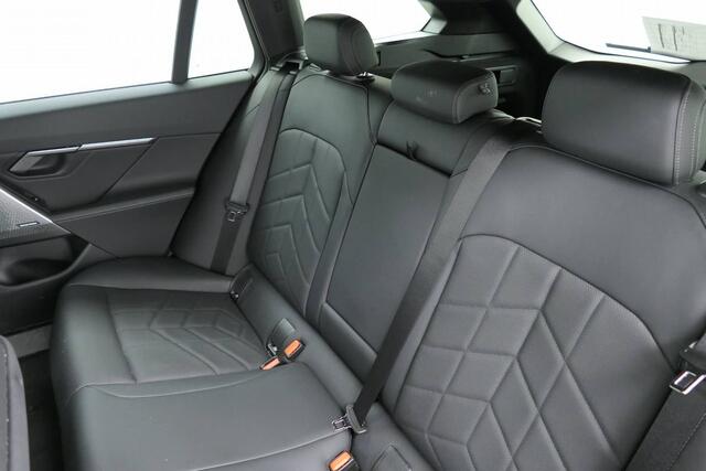 BMW 5-SERIE Touring 520i M-Sport | Driving Assistant Professional | Trekhaak | Standkachel | Carbon int. lijsten | Harman Kardon