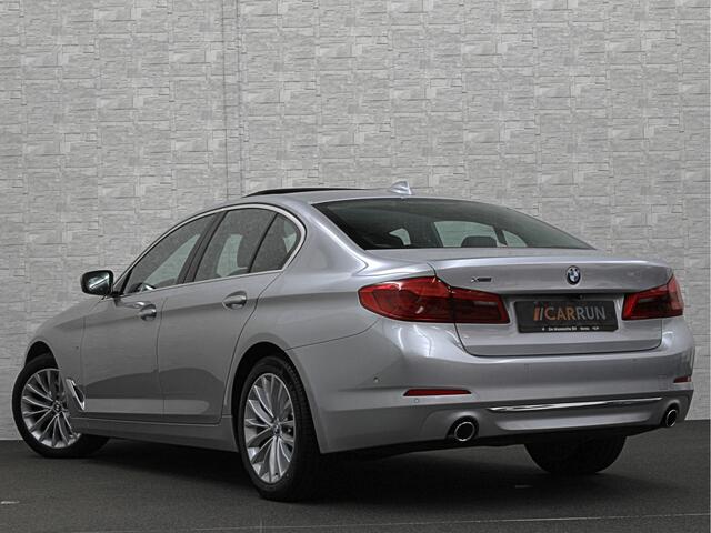 BMW 5-SERIE 530d xDrive | Dealer Onderhouden | ACC | 360 Camera | Schuifdak | Comfortstoelen | Head-Up | Achterasbesturing | Leder | Keyless-Entry | Memory | Stoelverwarming V+A | LED | Stuurverwarming | Draadloos Laden | Dodehoek | BTW |