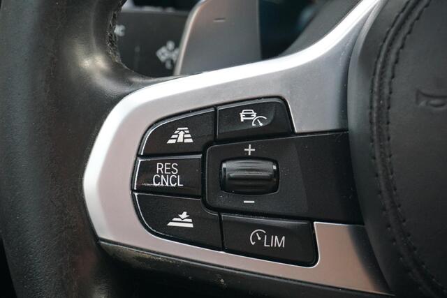 BMW 5-SERIE Touring 530i High Executive | M pakket | Trekhaak | ACC