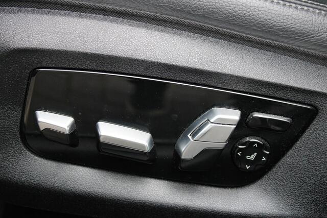 BMW 5-SERIE 520i High Executive M Sport Automaat / Trekhaak / Achteruitrijcamera / Adaptieve LED / Live Cockpit Professional / Stoelverwarming