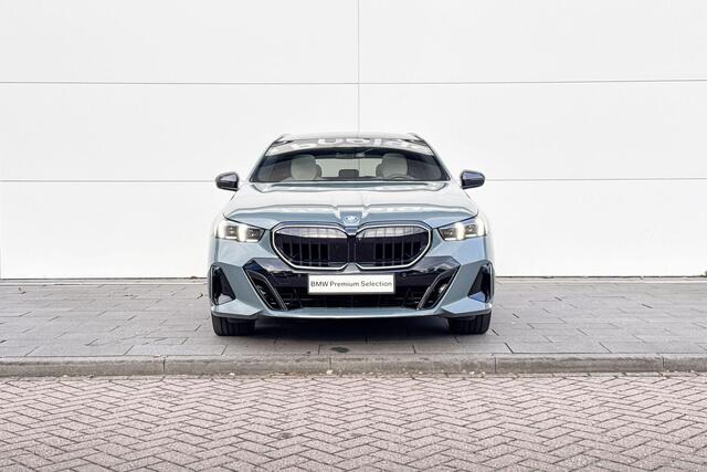 BMW 5-SERIE Touring 550e xDrive