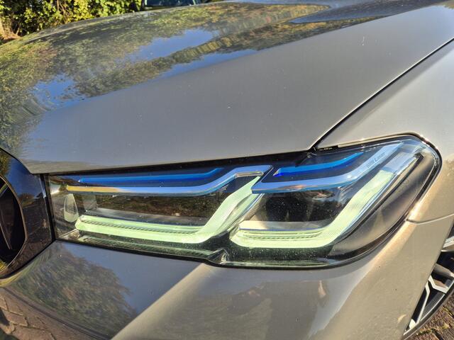 BMW 5-SERIE Touring 520i LCi Aut. M-Sport, Trekhaak | Sport-leder | Navi+