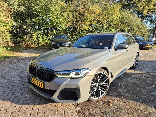 BMW 5-SERIE Touring 520i LCi Aut. M-Sport, Trekhaak | Sport-leder | Navi+