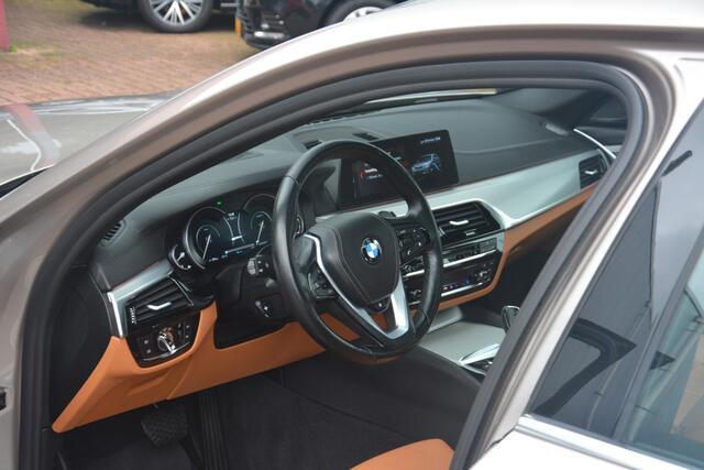 BMW 5-SERIE 530e iPerformance High Executive | BMW Individual | Navigatie | H&K L7 Surround | 360 Camera | Schuifdak | NL auto!! | BMW premium garantie nog van toepassing!!