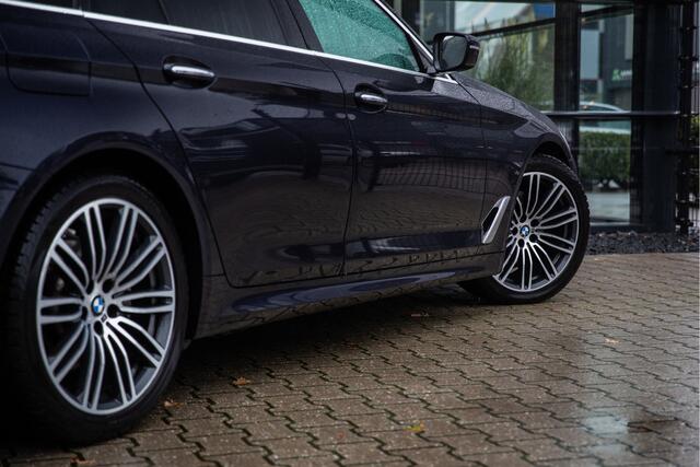BMW 5-SERIE Touring 520d Executive, Origineel Nederlands, M-sport, Trekhaak, Navigatie, BMW Display Key,