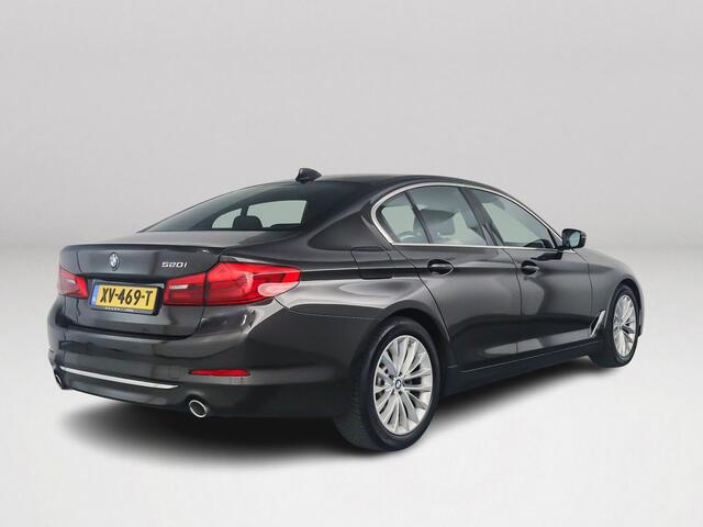 BMW 5-SERIE 520i High Executive Edition | Navigatie | Head-up Display | Stoelverwarming