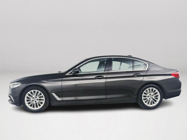 BMW 5-SERIE 520i High Executive Edition | Navigatie | Head-up Display | Stoelverwarming
