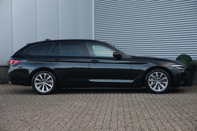 BMW 5-SERIE Touring 530e Executive 292PK NAP|Sportstoelen|Stoelverwarming|Plug in