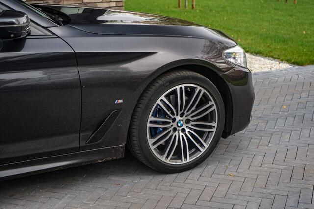 BMW 5-SERIE 530e M Sport Pano/360/trkhk/Harman/Shadow