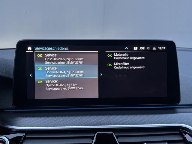 BMW 5-SERIE Touring 530e High Executive Automaat / Accu SOH 100% / M Sportpakket / Elektrisch wegklapbare trekhaak / Trekgewicht 1700 kg / elektrisch glazen panorama-dak / Stuur-, en Stoel verwarming / Climate control /