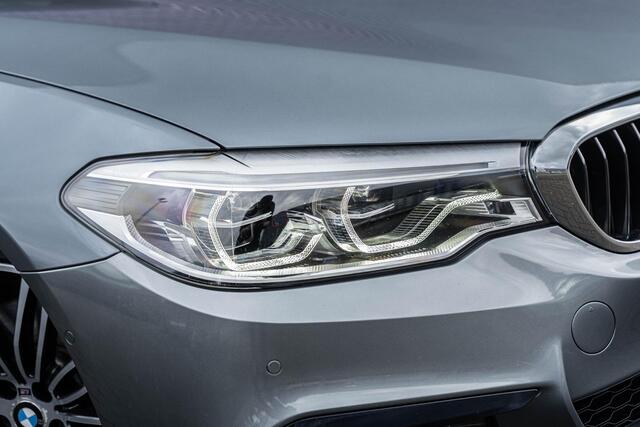 BMW 5-SERIE 530e iPerformance High Executive | M-Sport | Harman Kardon Audio | Panoramadak | Navigatie | Stoelverwarming | Achteruitrijcamera