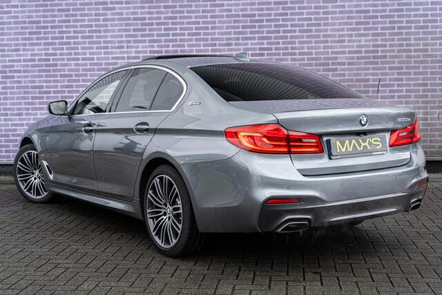 BMW 5-SERIE 530e iPerformance High Executive | M-Sport | Harman Kardon Audio | Panoramadak | Navigatie | Stoelverwarming | Achteruitrijcamera