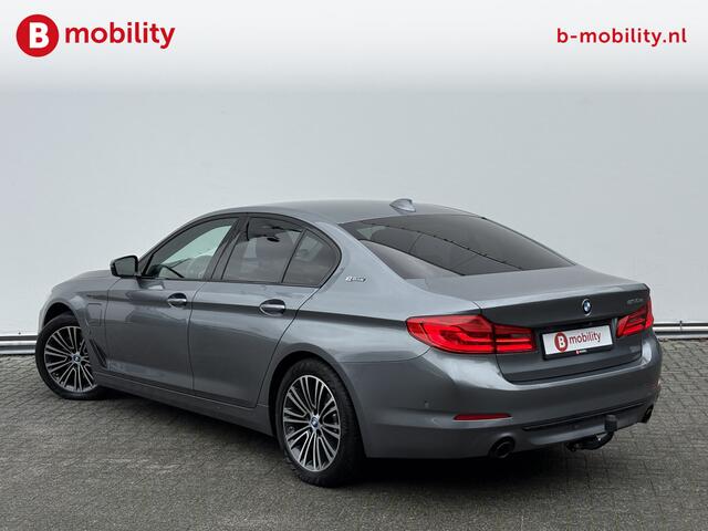 BMW 5-SERIE 530e iPerformance High Executive Trekhaak Achteruitrijcamera | Head-Up Display | Driving Assistant | Leer